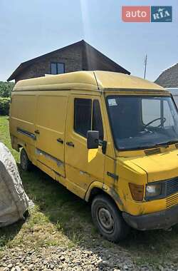 Вантажний фургон Mercedes-Benz T1 1987 в Коломиї