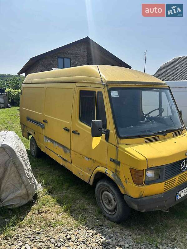 Вантажний фургон Mercedes-Benz T1 1987 в Коломиї