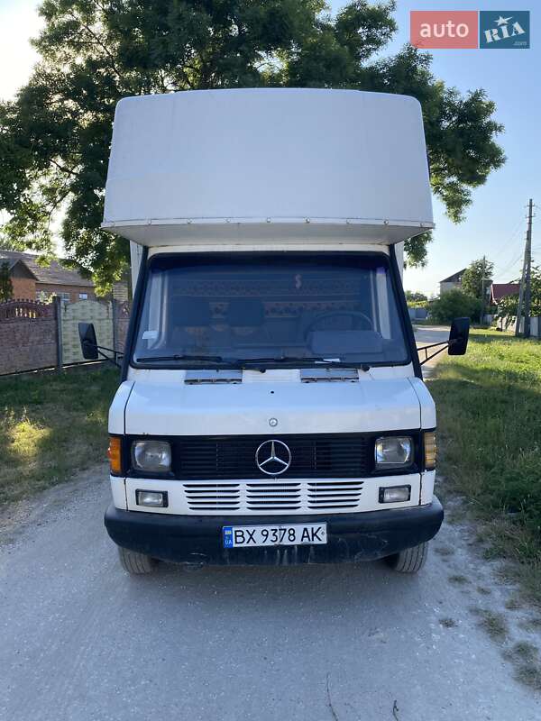 Вантажний фургон Mercedes-Benz T1 1992 в Городенці