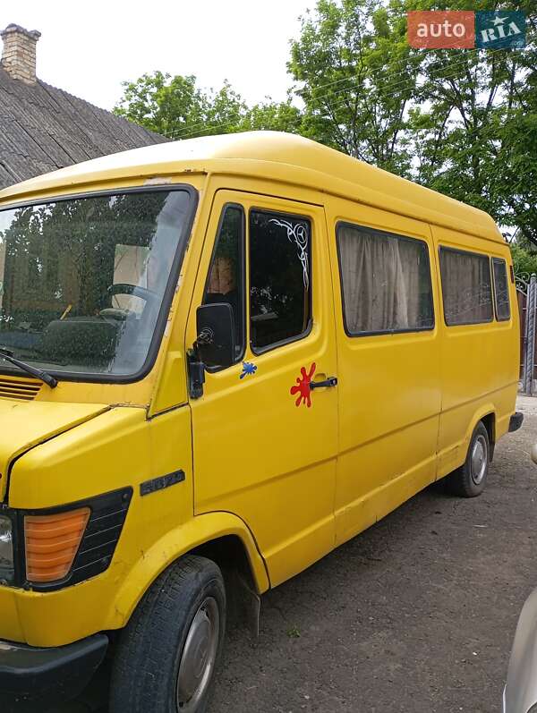 Микроавтобус Mercedes-Benz T1 1985 в Черновцах