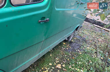 Вантажний фургон Mercedes-Benz T1 1994 в Кельменцях