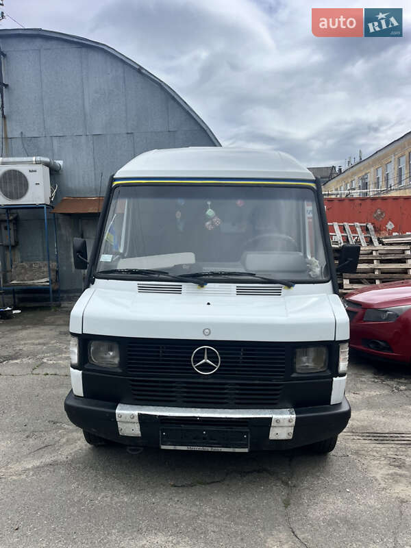 Грузопассажирский фургон Mercedes-Benz T1 1994 в Киеве