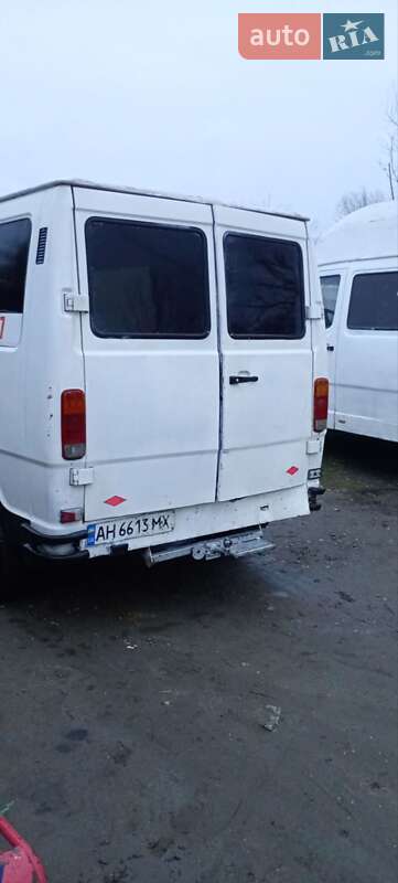 Вантажний фургон Mercedes-Benz T1 1989 в Рівному