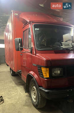 Вантажний фургон Mercedes-Benz T1 1988 в Любешові