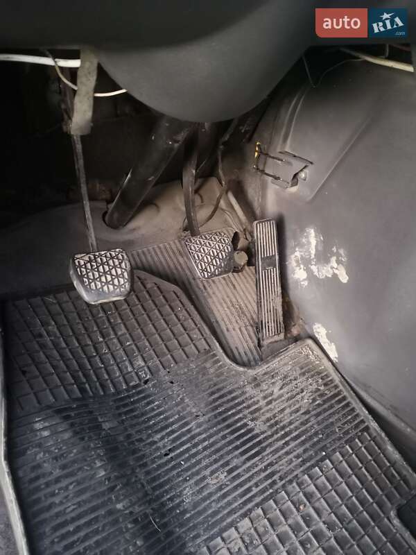 Хлібовоз Mercedes-Benz T1 1995 в Городку