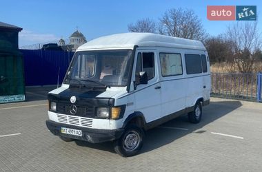 Седан Mercedes-Benz T1 1993 в Стебнику
