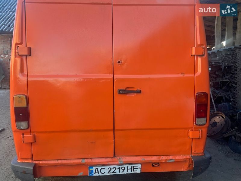 Mercedes-Benz T1 1990