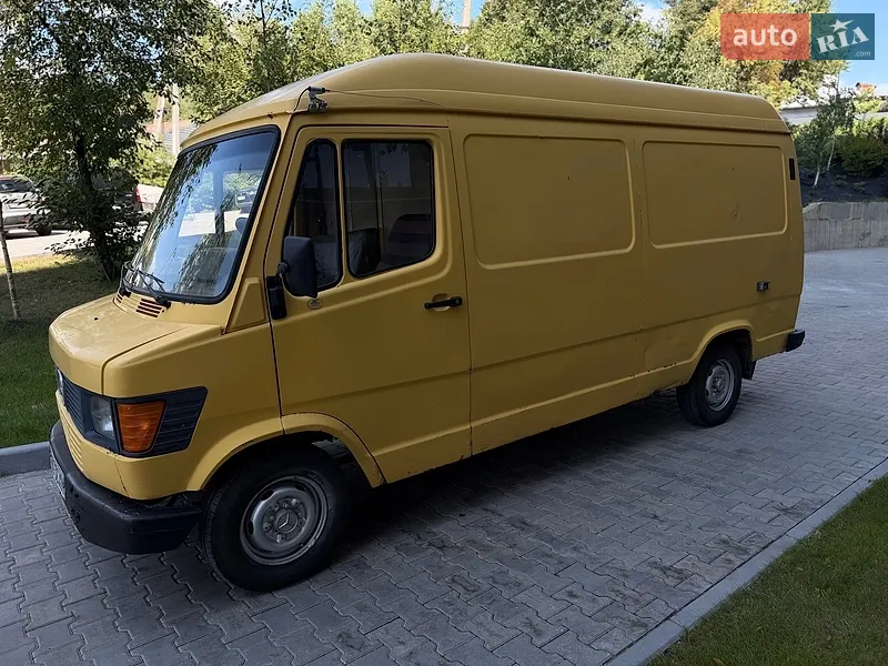 Mercedes-Benz T1