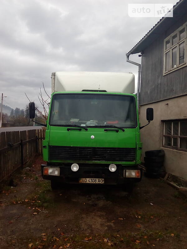 Mercedes-Benz T2