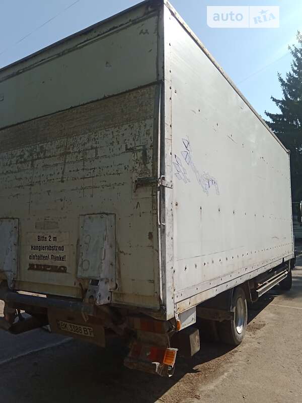 Вантажний фургон Mercedes-Benz T2 1997 в Рівному