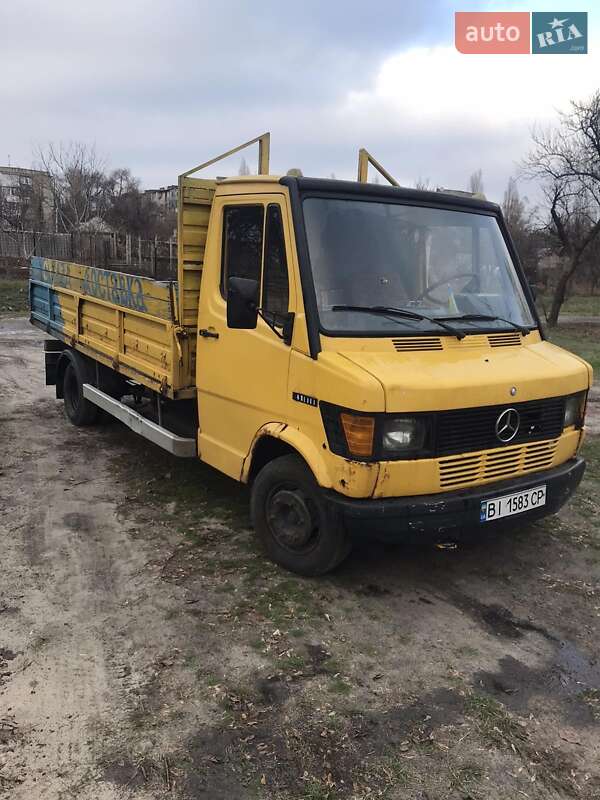 Вантажний фургон Mercedes-Benz T2 1992 в Кременчуці