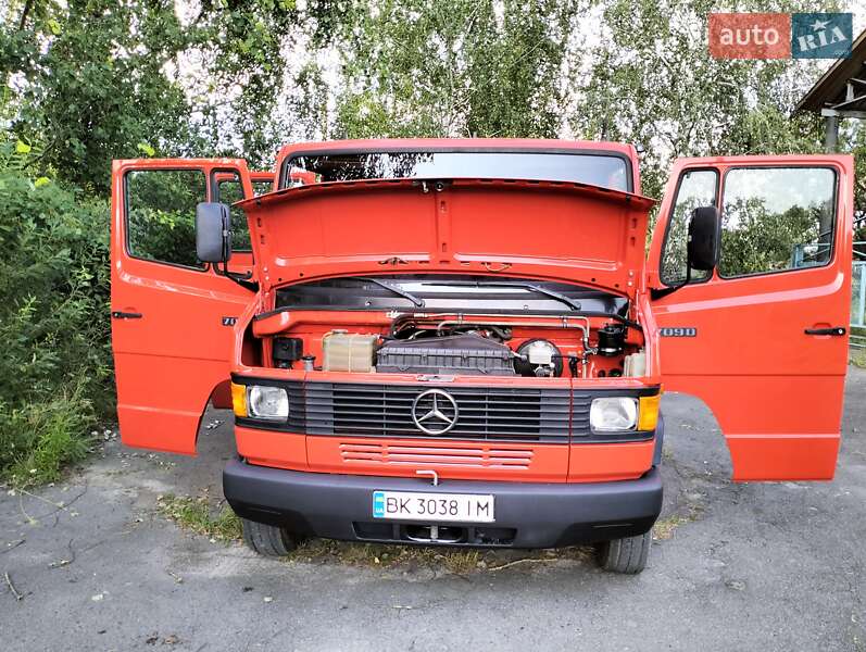 Самоскид Mercedes-Benz T2 1992 в Рівному