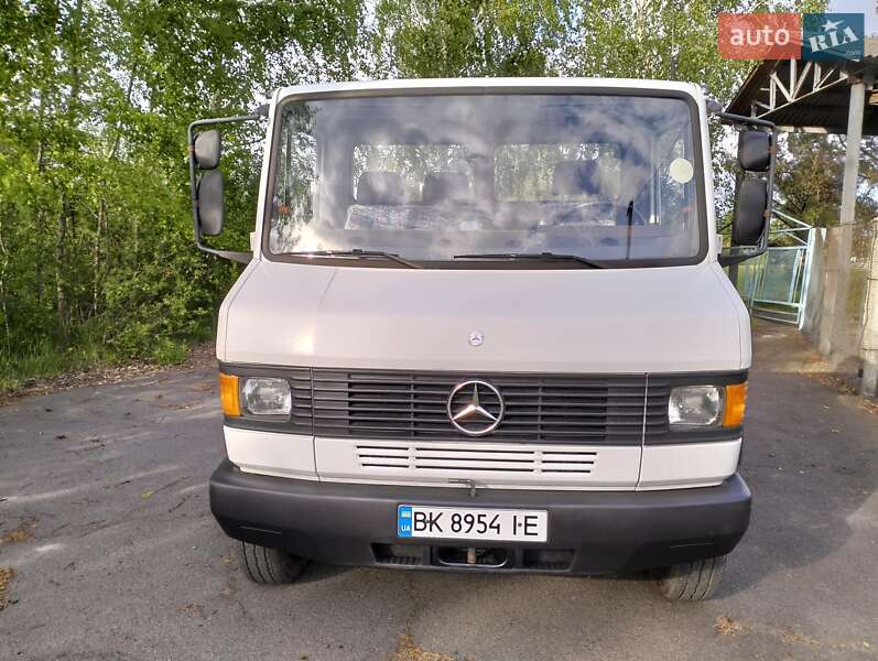 Шасі Mercedes-Benz T2 1995 в Рівному