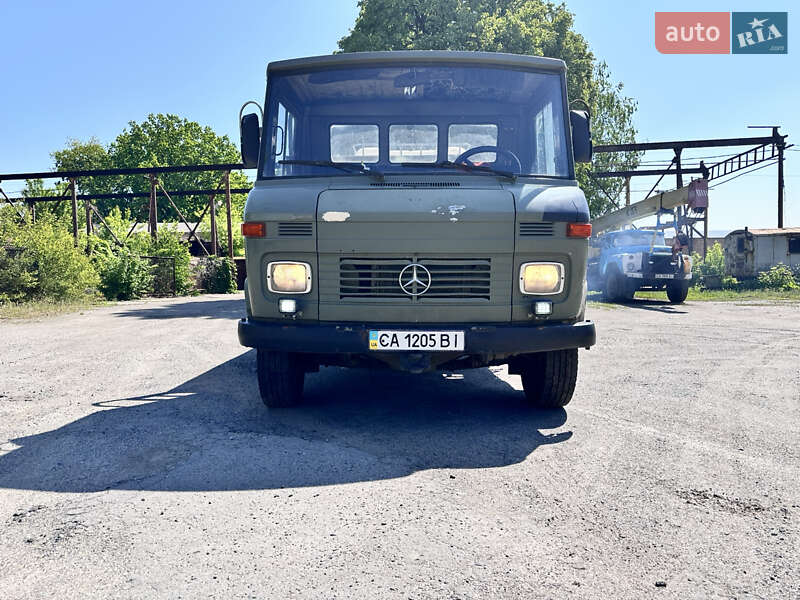 Mercedes-Benz T2 1975
