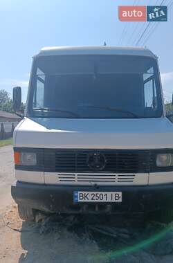 Грузовой фургон Mercedes-Benz T2 1988 в Ровно