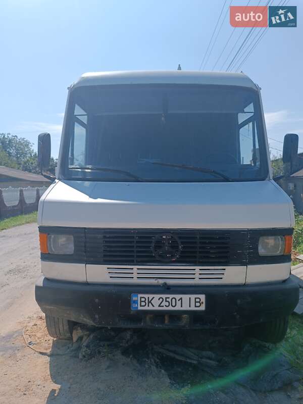 Mercedes-Benz T2 1988