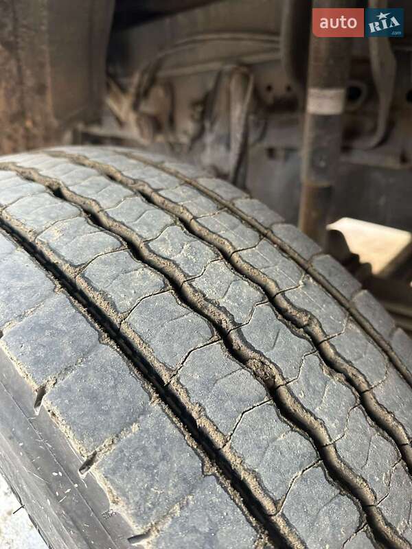 Вантажний фургон Mercedes-Benz T2 1997 в Дубні