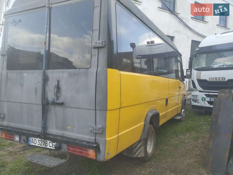 Грузопассажирский фургон Mercedes-Benz T2 1994 в Ужгороде