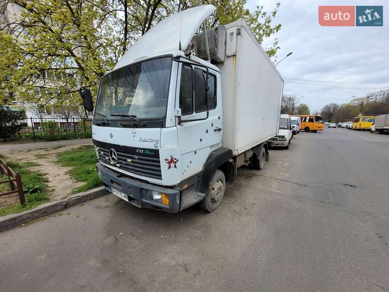 Mercedes-Benz T2 1997