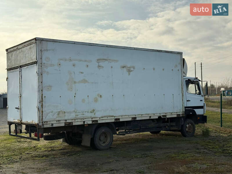Вантажний фургон Mercedes-Benz T2 1996 в Бердичеві
