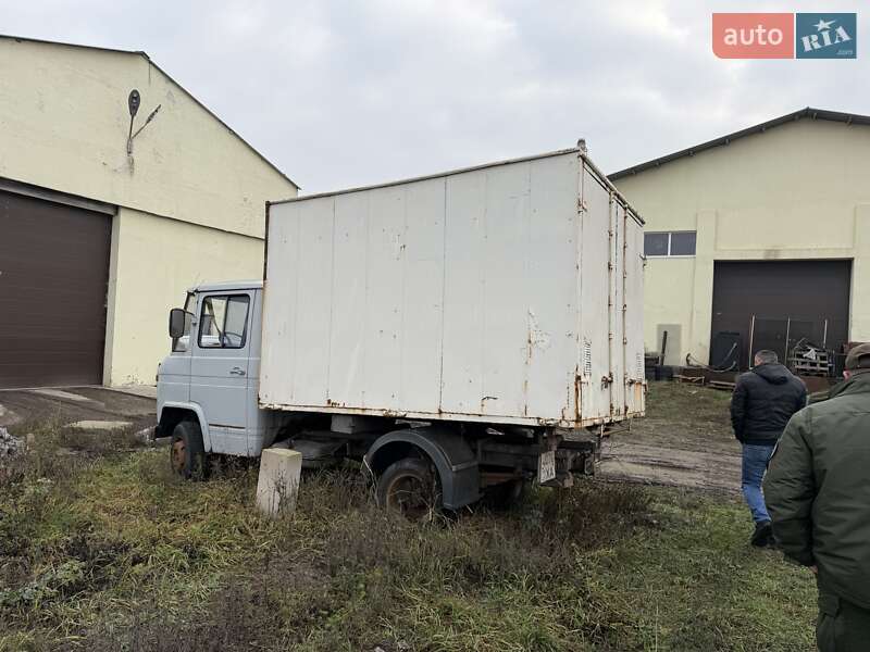 Mercedes-Benz T2 1975 Mercedes-Benz T2 1975