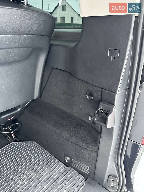 Минивэн Mercedes-Benz V-Class 2015 в Вараше фото 34 Минивэн Mercedes-Benz V-Class 2015 в Вараше
