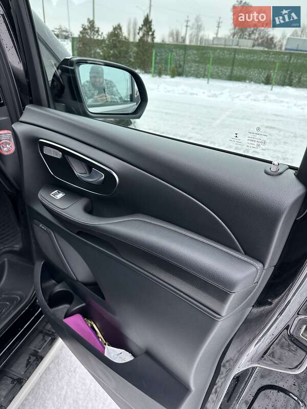 Минивэн Mercedes-Benz V-Class 2015 в Вараше фото 47 Минивэн Mercedes-Benz V-Class 2015 в Вараше