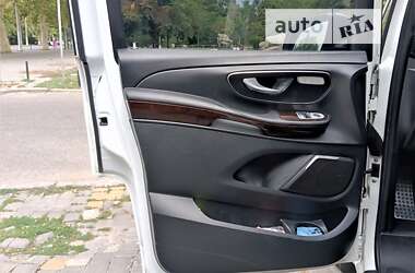 Минивэн Mercedes-Benz V-Class 2015 в 