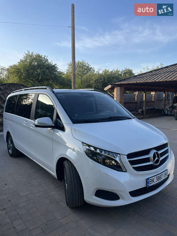Минивэн Mercedes-Benz V-Class 2015 в Ровно