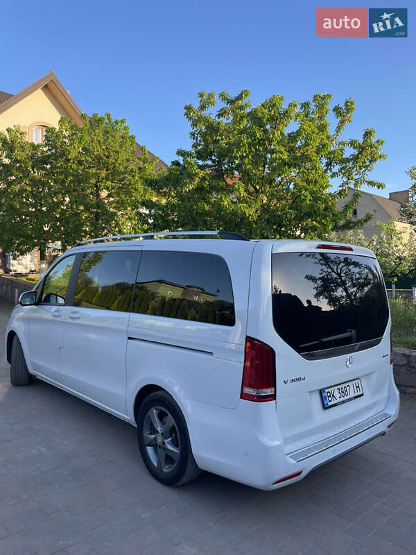 Минивэн Mercedes-Benz V-Class 2015 в Ровно