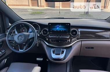 Минивэн Mercedes-Benz V-Class 2023 в 