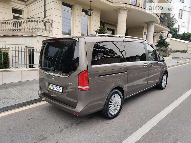 Минивэн Mercedes-Benz V-Class 2017 в Киеве