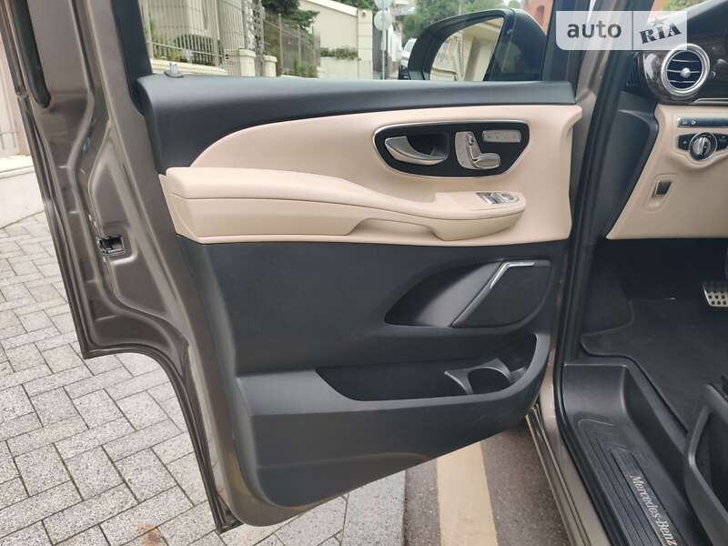 Минивэн Mercedes-Benz V-Class 2017 в Киеве
