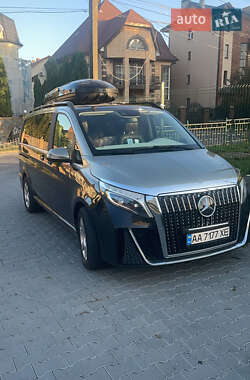 Минивэн Mercedes-Benz V-Class 2018 в 