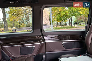 Минивэн Mercedes-Benz V-Class 2016 в 