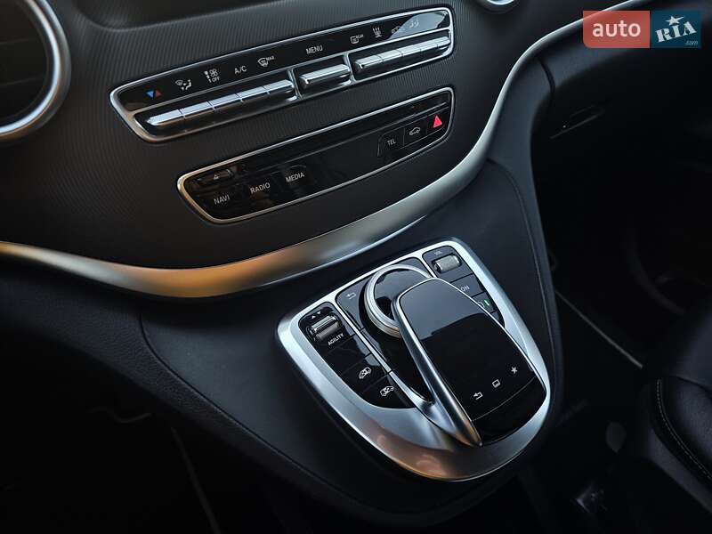 Мінівен Mercedes-Benz V-Class 2016 в Києві