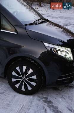 Мінівен Mercedes-Benz V-Class 2021 в 