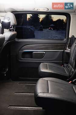 Мінівен Mercedes-Benz V-Class 2021 в 