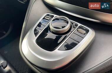 Минивэн Mercedes-Benz V-Class 2017 в 