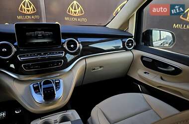 Минивэн Mercedes-Benz V-Class 2016 в 
