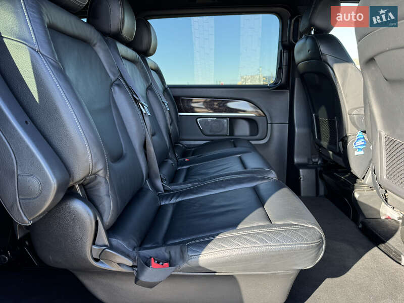 Минивэн Mercedes-Benz V-Class 2019 в Виноградове