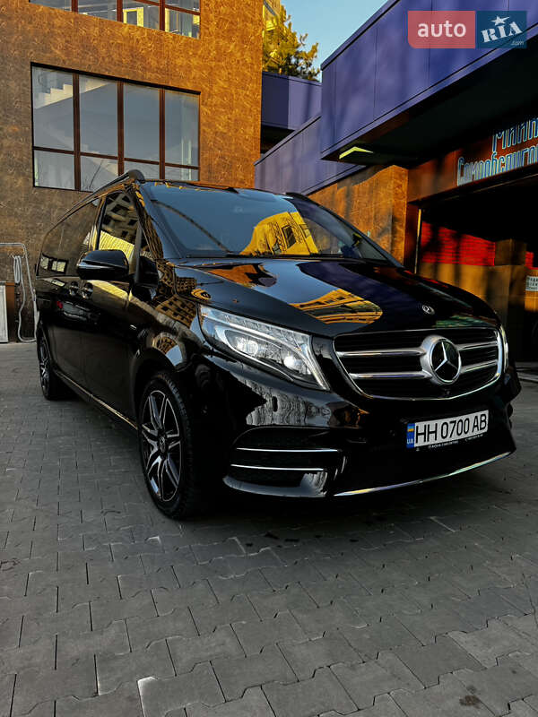 Мінівен Mercedes-Benz V-Class 2017 в Одесі
