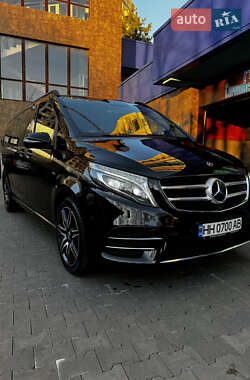 Минивэн Mercedes-Benz V-Class 2017 в 