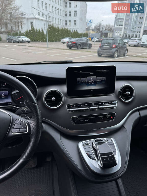 Минивэн Mercedes-Benz V-Class 2016 в Киеве