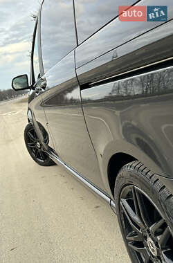 Минивэн Mercedes-Benz V-Class 2021 в 