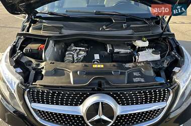 Мінівен Mercedes-Benz V-Class 2022 в 