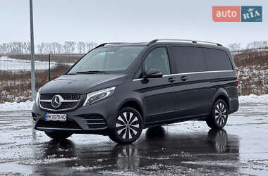 Минивэн Mercedes-Benz V-Class 2021 в 