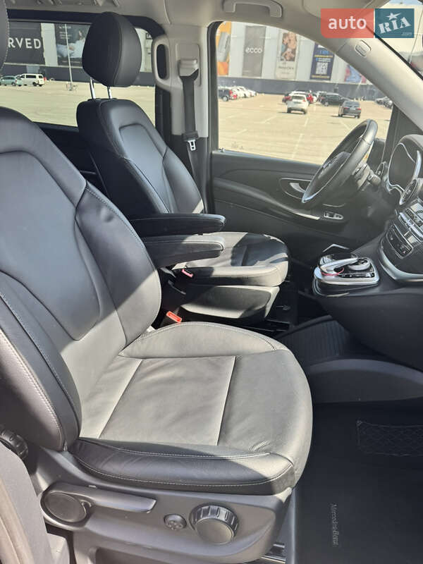 Минивэн Mercedes-Benz V-Class 2020 в Киеве