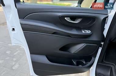 Минивэн Mercedes-Benz V-Class 2016 в 