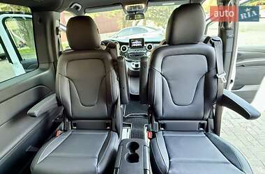 Минивэн Mercedes-Benz V-Class 2016 в 